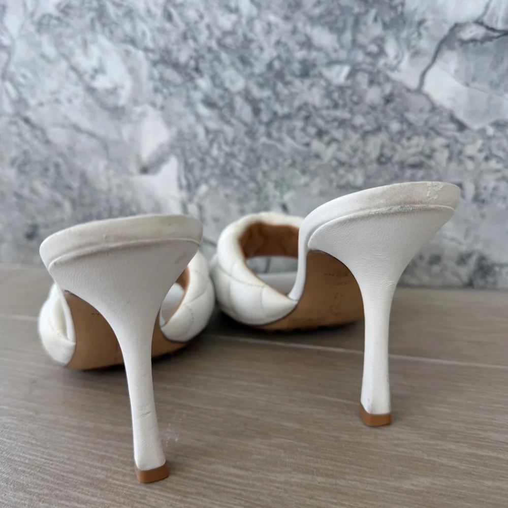 Bottega Veneta White padded quilted leather Heels - Picture 3 of 8